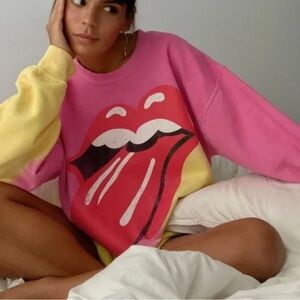 Urban Outfitters Medium Rolling Stones Pink & Yellow Women's crewneck Sweatshirt